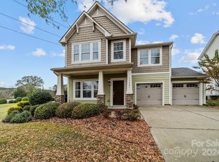 13421 Pierre Reverdy Dr, Davidson, NC 28036