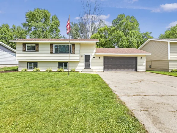 630 Grand Ave NW, Silver Lake, MN 55381