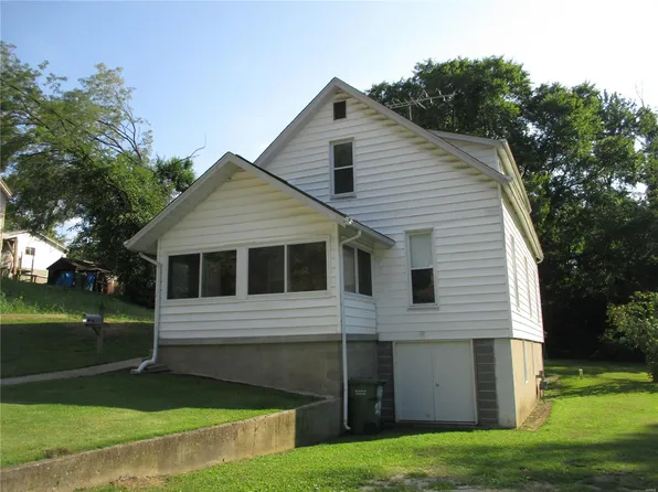 235 Light St, Chester, IL 62233