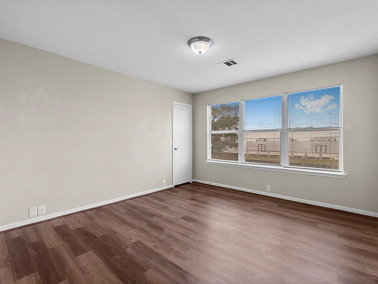 511 Cypresswood Knl — Photo 12