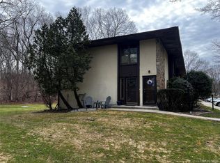1 Pine Ct #1, Selden, NY 11784