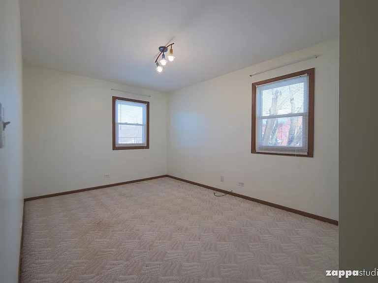 2705 Laurel Ct — Photo 9