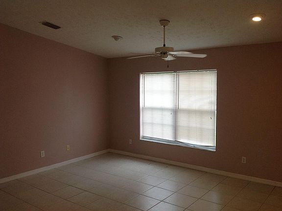 3rd image of 2333 SW Fern Circle
