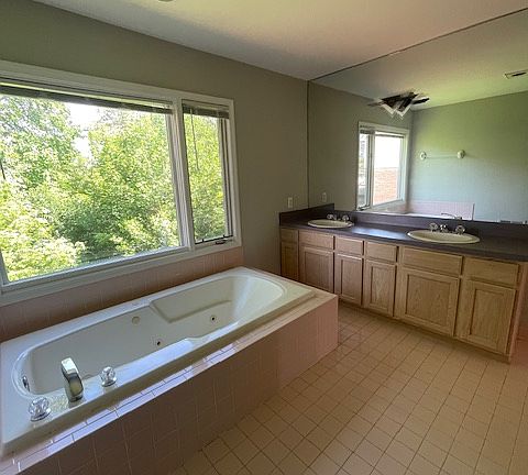 5th image of 7824 Watford Dr