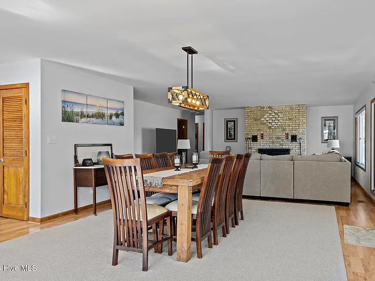 180 Wallace Rd — Photo 18