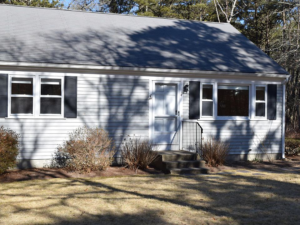 2nd image of 6 Jenny Ln