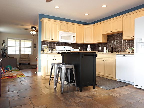 4th image of 3314 Palomino Dr