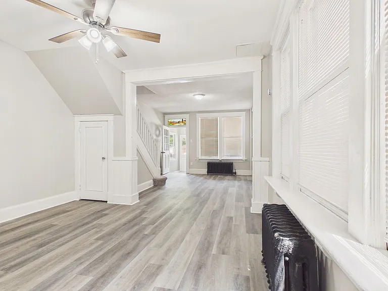 2614 Lexington St — Photo 14