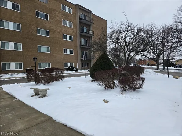 20333 Detroit Rd, Rocky River, OH 44116