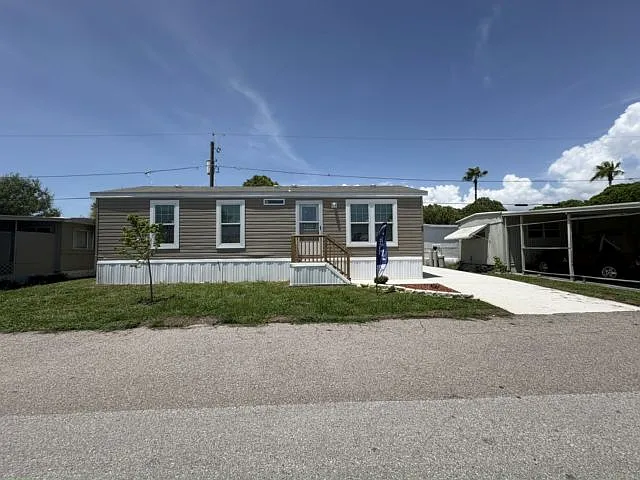 12840 Seminole Blvd #65 — Photo 1