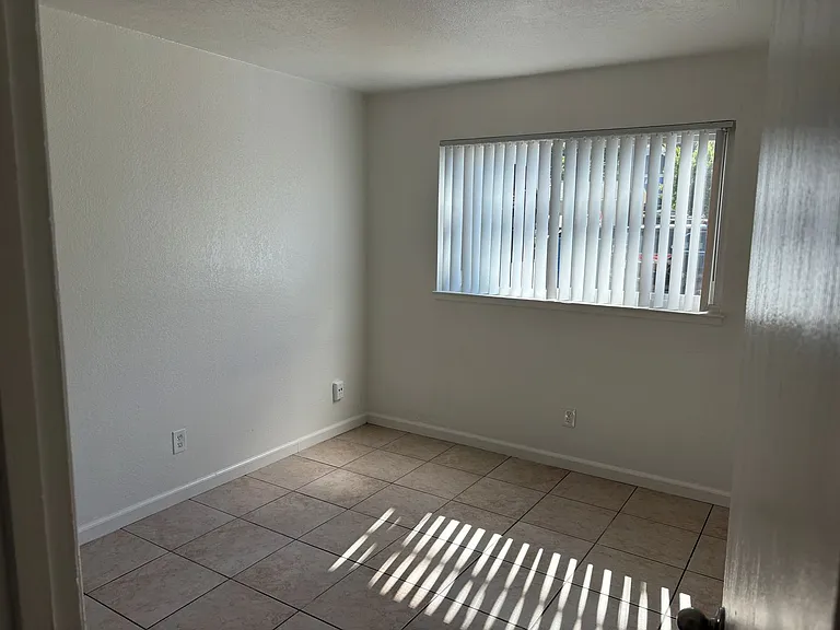 421 14th Street — Photo 5