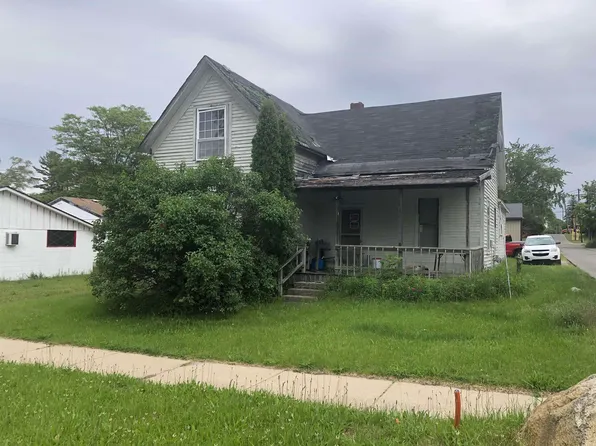152 N Corning St, Farwell, MI 48622