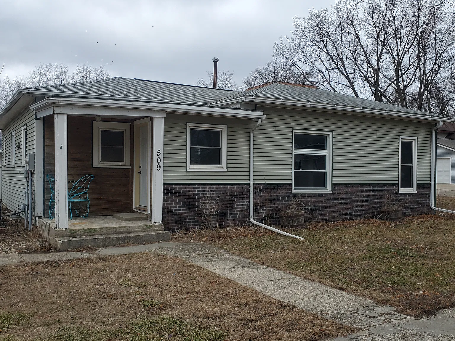 3 Bedroom 1 Bathroom House — Photo 2