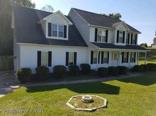 135 Wedgewood Ct, Sanford, NC 27332