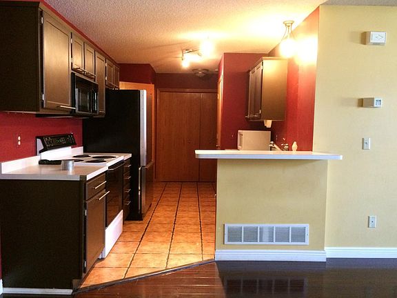 5th image of 945 106th Ln NW APT 65