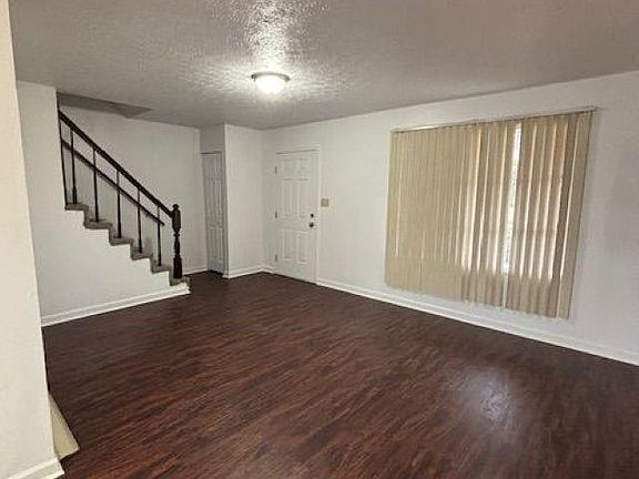 5th image of 1202 Clear Ridge Ln