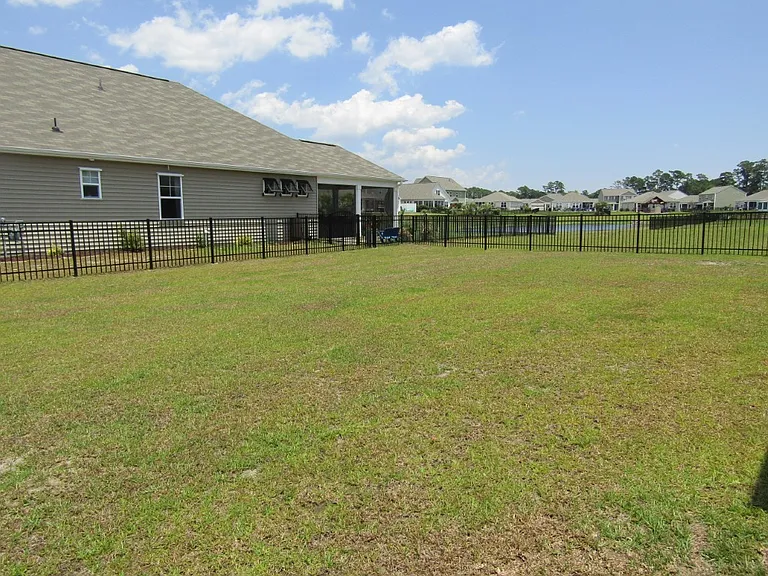 2165 Ainsley Dr — Photo 33