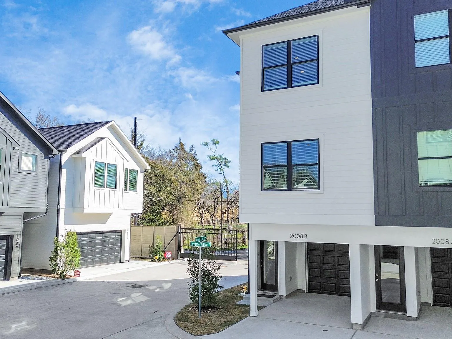 2 bed, 2.0 bath, 1200 sqft, $1,890 — Photo 4