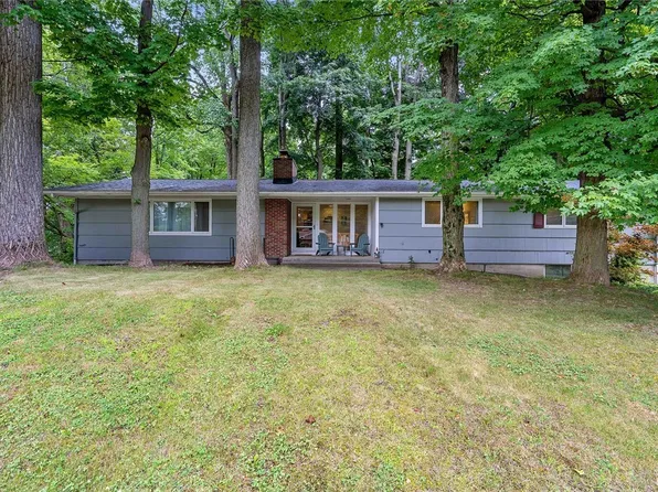 123 Windcrest Dr, Camillus, NY 13031