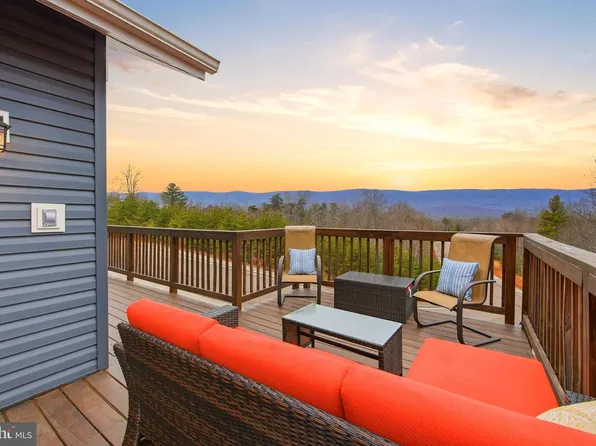 4 Creek Valley Dr, Basye, VA 22810