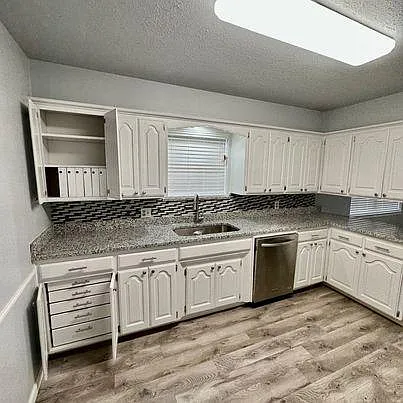 3215 Oakwood Dr — Photo 17