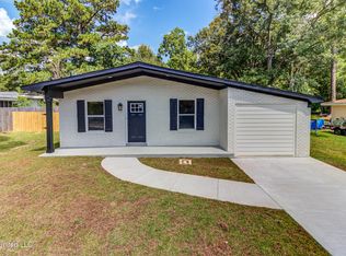 119 W Chipwood Dr, Gulfport, MS 39503