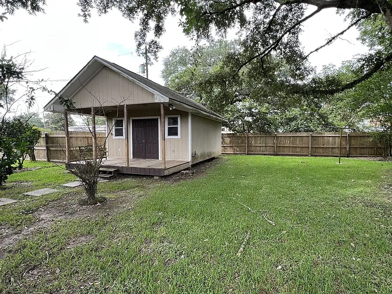 139 Hickory St — Photo 12