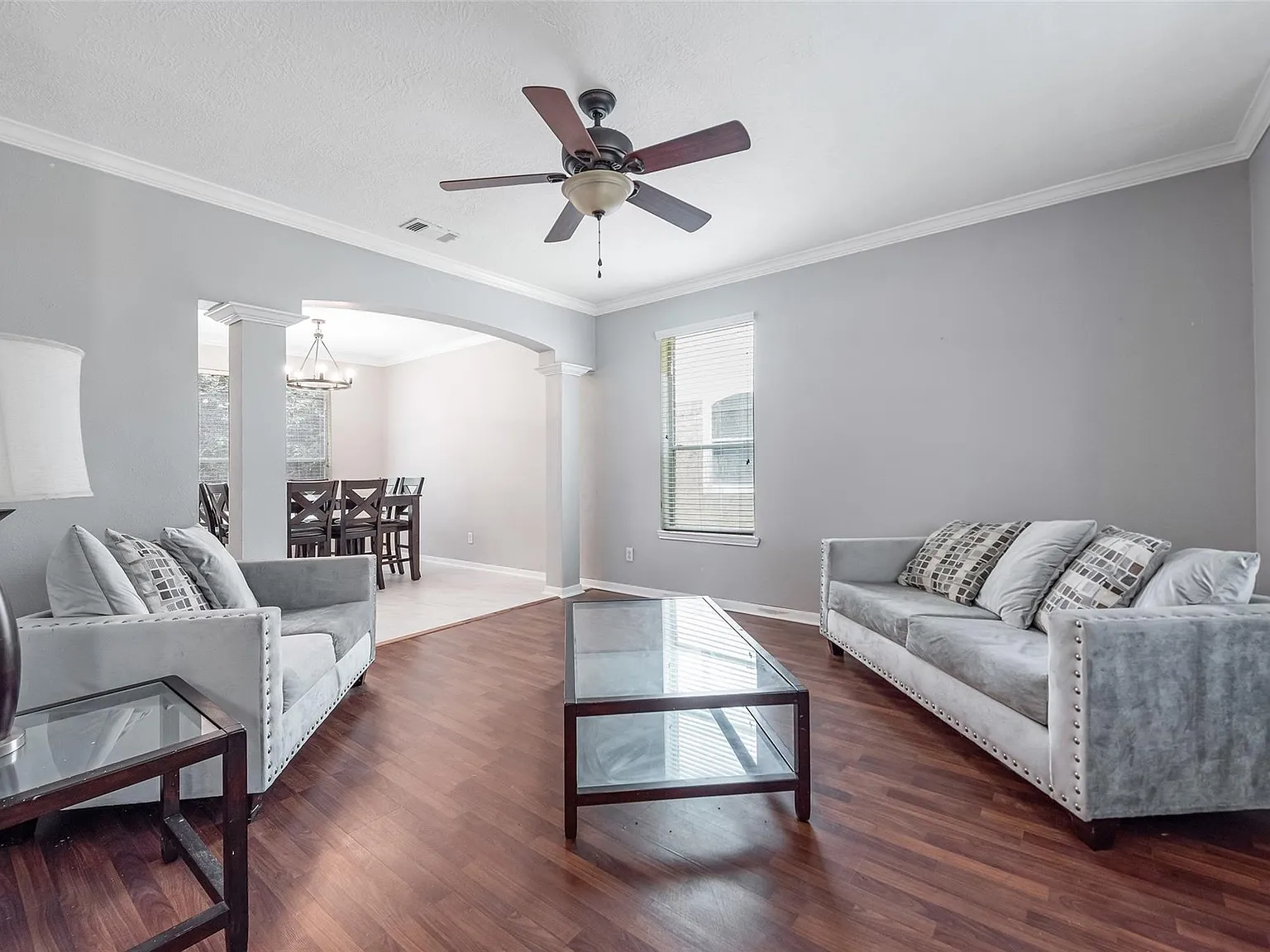 4 bed, 2.5 bath, 2437 sqft, $2,700 — Photo 3