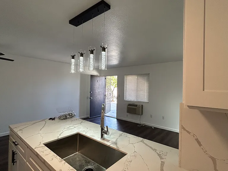 2138 Adams Ave #1 — Photo 4