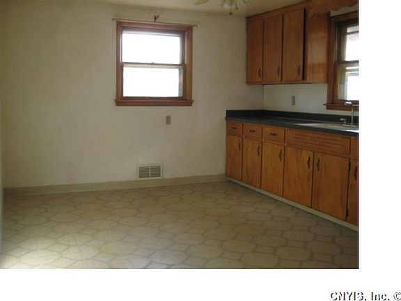 5th image of 481 Lillian Ave