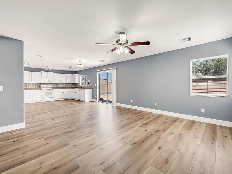 2422 E Olivine Rd — Photo 6