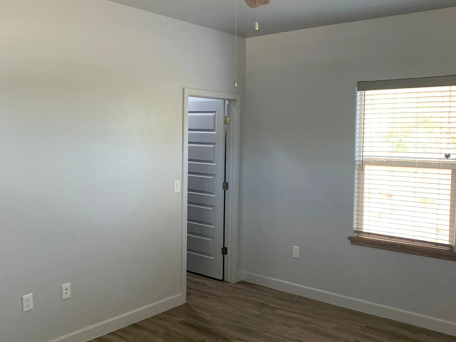 2445 Santa Ana — Photo 4