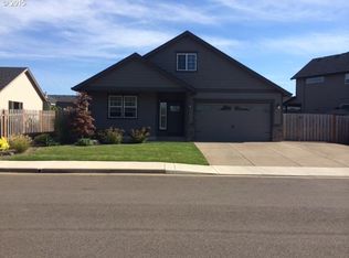 689 Anne Ln, Molalla, OR