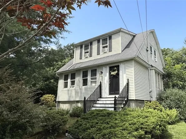 393 Kingston St, Wyckoff, NJ 07481