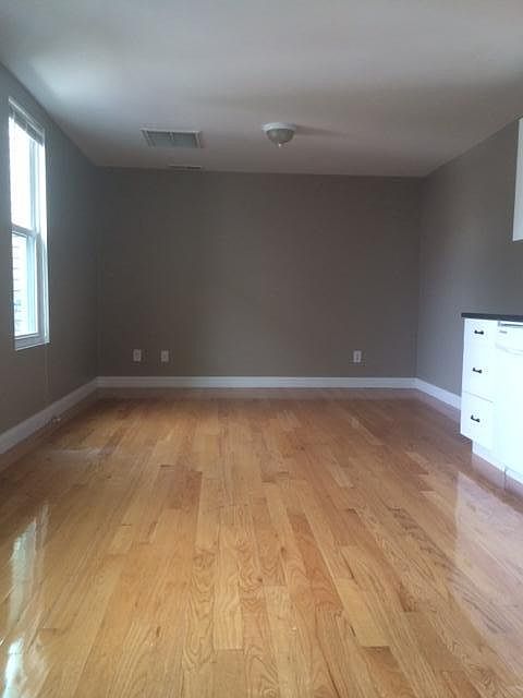 2nd image of 25 Monmouth St #2