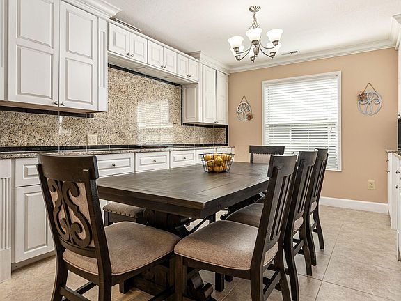2nd image of 3206 Cumberland Woods Dr