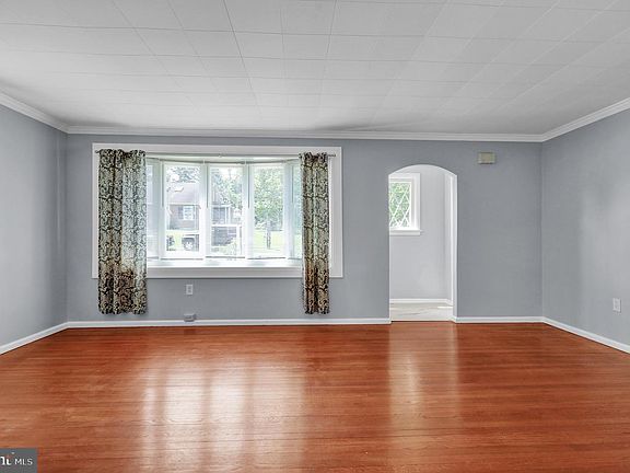 4th image of 1815 Temple Ave
