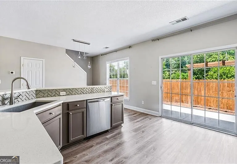 1681 Heyford Cir NW — Photo 5