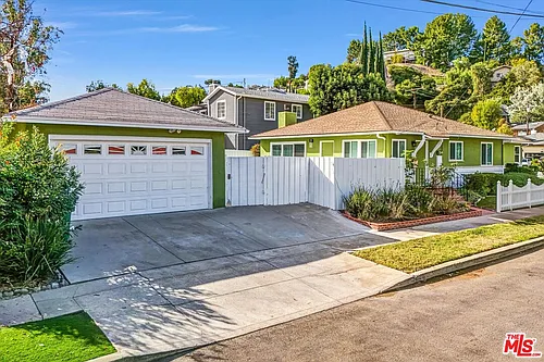 5254 Canoga Ave Photo 1 5254 Canoga Ave Photo 1