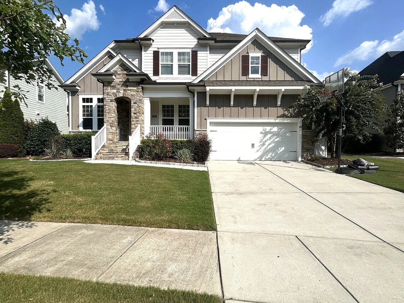 5 bed, 4.5 bath, 3392 sqft, $3,495 — Photo 3