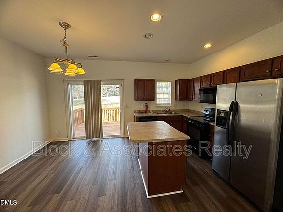2nd image of 2212 Persimmon Ridge Dr