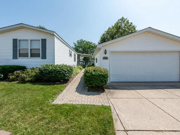 3189 Jeanette Ave, Park City, IL 60085
