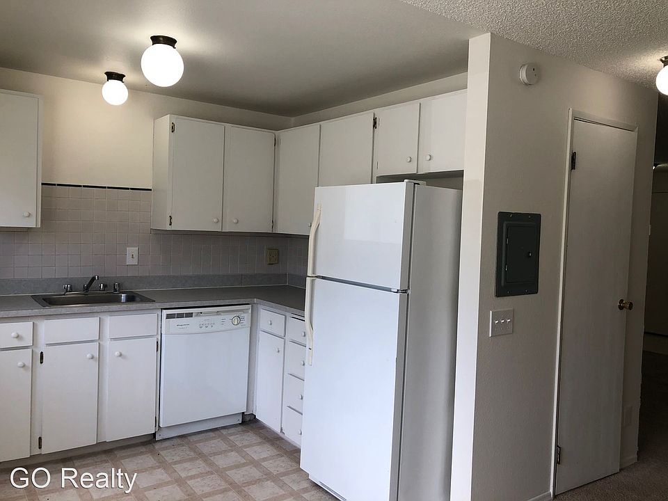 1st image of 685 SE Ireland St