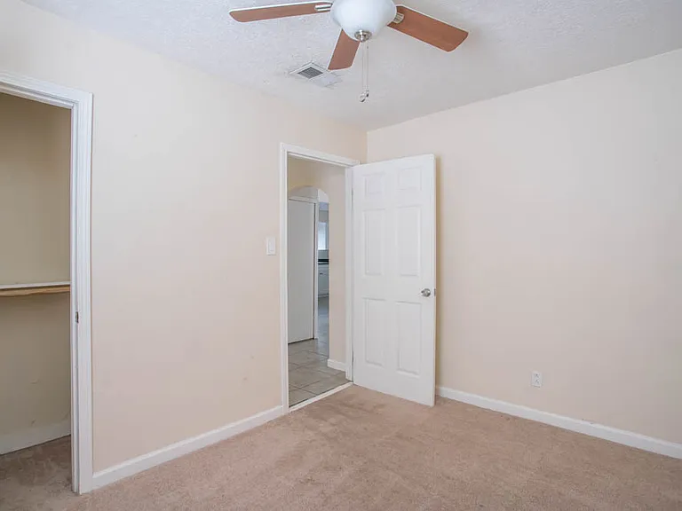 1846 Henry Cir SW — Photo 11