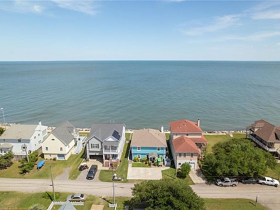 3rd image of 106 Lighthouse Dr