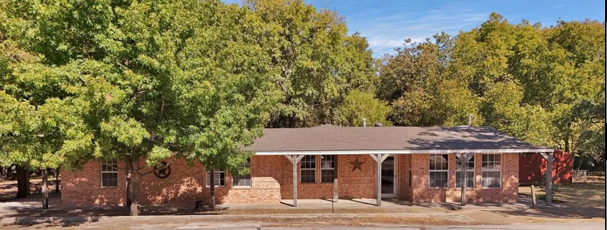 3 bed, 2035 sqft, $2,000 — Photo 1