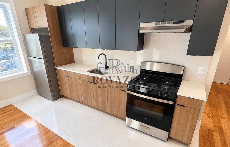 1st image of 792 Broadway #306