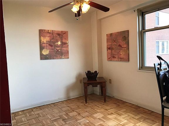 5th image of 11820 Edgewater Dr APT 516