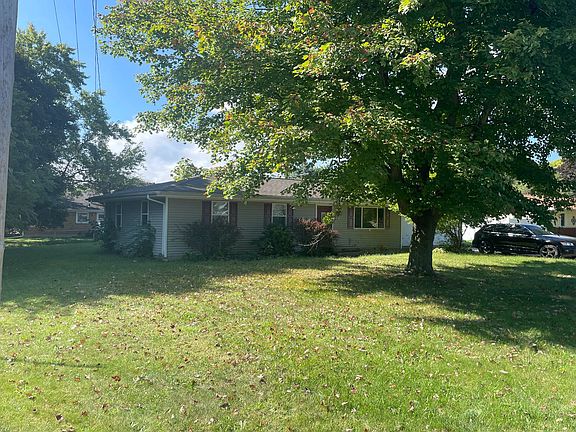 3rd image of 122 S Lindow Dr
