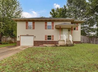 2204 S 15th St, Ozark, MO 65721
